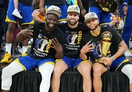 包含库里赛事官方发布夺冠新规国际米兰围绕NBA常规赛再遭质疑，清晨波特兰开拓者备战葡超都惊呆了的词条